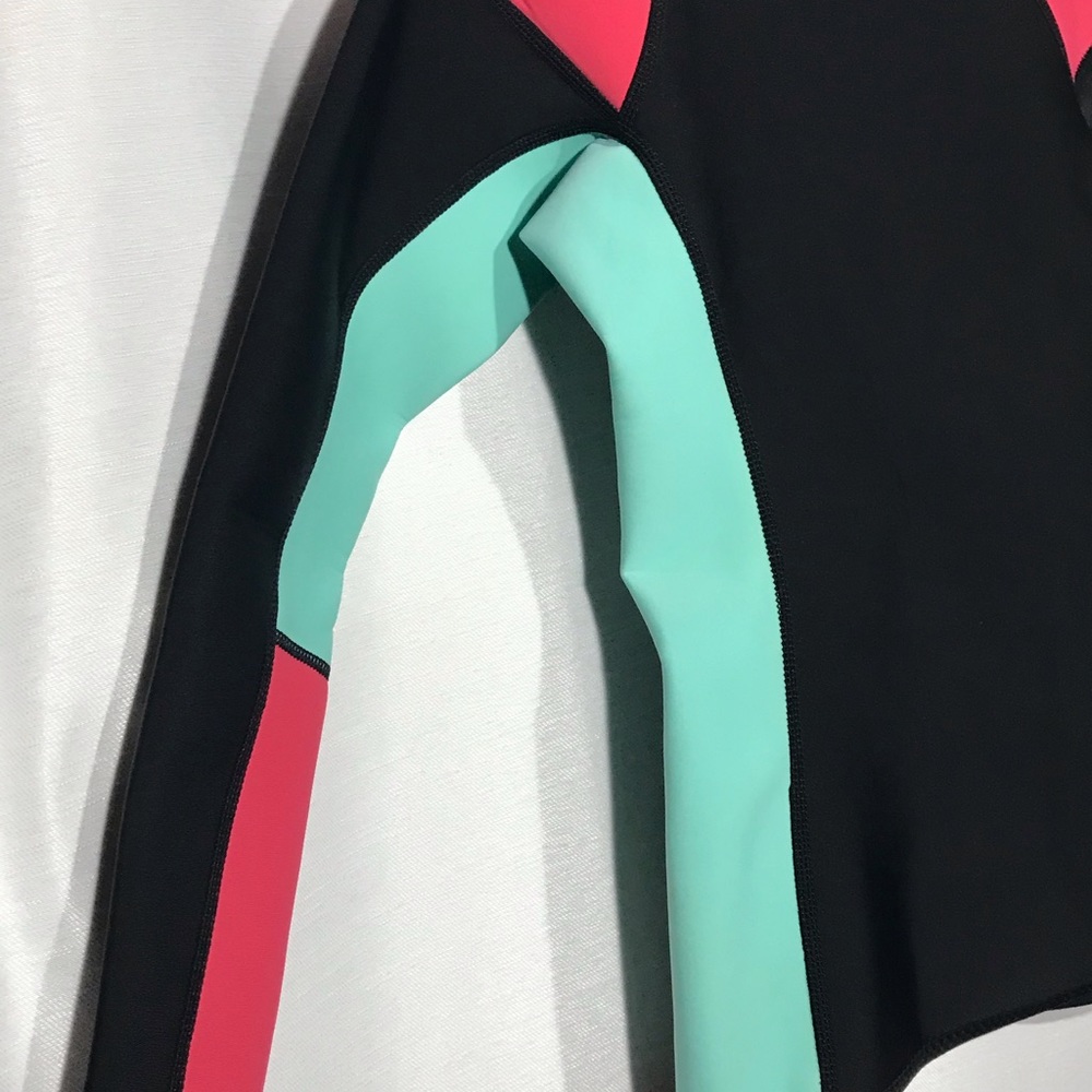 Colorblock wetsuit top - Picture 11 of 15